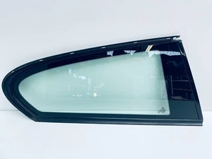 BMW F21 3 Türer Heckklappe Fahrerseite rechts hinten Viertelscheibe Scheibe #083 - Bild 1 von 4