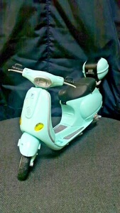 VINTAGE VESPA PIAGGIO BARBIE SCOOTER MOPED AQUA BLUE MATTEL INC.TOY 2002 CHINA - Picture 1 of 12