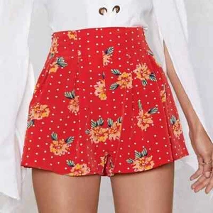 Pantalones Cortos Nasty Gal Ready Crecimiento Constante Floral Rojo Lunares Fluidos Talla 2 NUEVO - Imagen 1 de 9