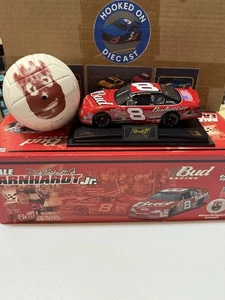 DALE EARNHARDT JR. #8 Budweiser Dover Raced Win 1/24 2001 Diecast W/ VOLLEYBALL - Picture 1 of 14