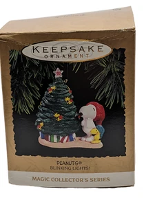 Hallmark Keep "Blinking Lights" Peanuts Snoopy 1993 Lighted Christmas Ornament - Picture 1 of 11