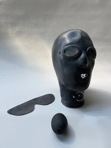 ANATOMISCHE LATEX MASKE MIT FIXEM KNEBEL von HEAVY RUBBER by STUDIO GUM, BDSM - Bild 1 von 5