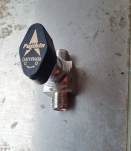 FUJIKIN 316L KUVZ0000 DIAPHRAGM VALVE (R5S1.8B5) - Picture 1 of 4