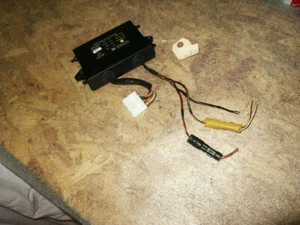 1993 1994 JAGUAR XJ6 REAR LAMP RELAY MODULE LMB2245AA - Picture 1 of 2