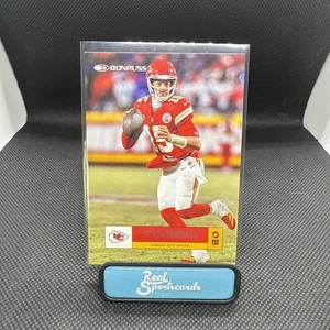 2025 Panini Donruss - Patrick Mahomes - Retro 2005 Inserto SP - Chiefs - Foto 1 di 2