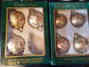 2 Cajas De Colección Clásicos de Navidad Adornos Comodoro Rumania Corazón Casa 7 Piezas  - Imagen 1 de 4