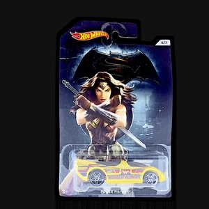 Hot Wheels 2016 Dawn of Justice Wonder Woman "Power Pistons" ~ Batman V Superman - Picture 1 of 2