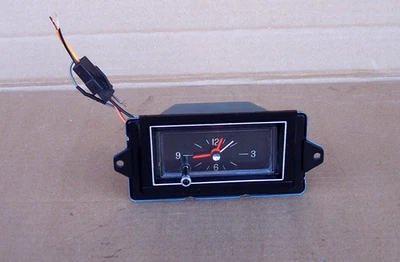 73 77 OLDS CUTLASS SUPREME 442 DASH CLOCK WORKING 1973 1974 1975 1976 1977 - Image 1 of 3