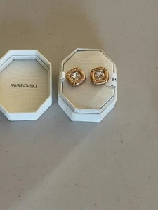 SWAROVSKI CRYSTAL DULCIS ROSE GOLD PLATED SQUARE STUD EARRINGS - Picture 1 of 12