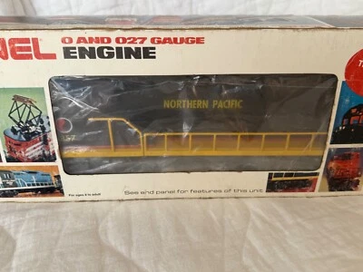 Lionel train, B &O 8463 Chessie System , Diesel , yellow/ black orange - Image 1 of 4