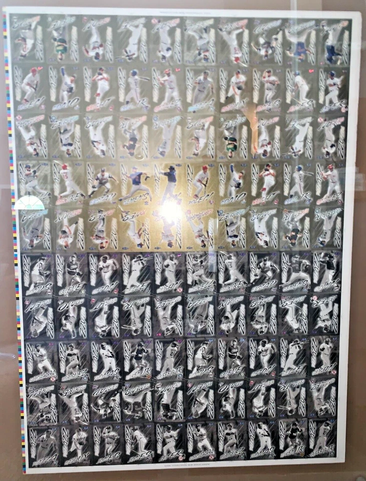 Заводской необрезанный лист 100 1998 Fleer Ultra Pizzazz золотой и платиновый медальон 4 комплекта - Изображение 1 из 4