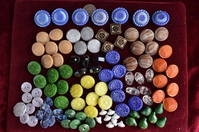 103 pcs LOT OLD CZECH RARE VINTAGE GLASS BUTTONS 1930´s ART-DECO - Image 1 of 2