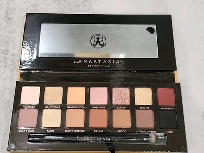 ANASTASIA BEVERLY HILLS  SOFT GLAM Eyeshadow Palette NEW NO BOX - Image 1 of 4