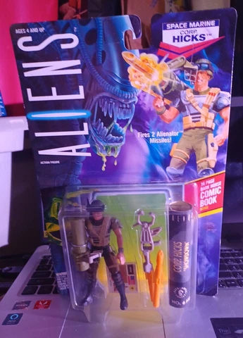 Kenner Aliens Space Marine Corp. Hicks 5” Action Figure New Sealed, Vintage 1992 Cover