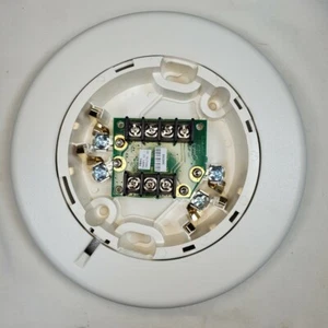 GE \ Edwards RB4U Fire Alarm Analog Detector Base with Relay - Picture 1 of 6
