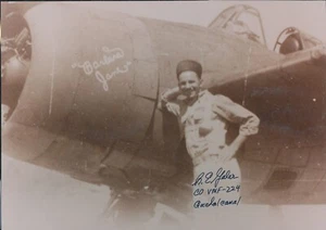 Foto firmada de Bob Galer. Segunda Guerra Mundial Ace.Cmdr VMF-224. Ganador MOH. 13 muertes. - Imagen 1 de 1