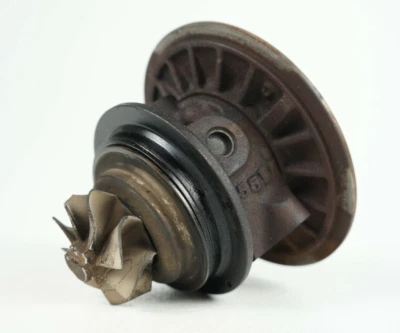 03-2006 Porsche Cayenne Turbo S 4.5L V8 lado del conductor izquierdo turbo OEM Foto 1 de 4