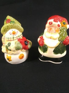 Juego de agitadores de sal y pimienta navideños vintage Homespun Holidays Santa muñeco de nieve - Imagen 1 de 6