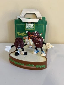 CO470 1987 Del Monte Fruit Snacks California Raisins with Sandwich Stage and box - Picture 1 of 6