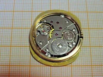 älteres,gebrauchtes Handaufzug Werk Dugena,Peseux 7001 etc.defekt Unruhe OK.552 - Image 1 of 2