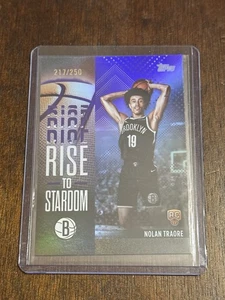 Tarjeta de novato 2025 Topps baloncesto púrpura Nolan Traore Rise to Stardom # 217/250 - Imagen 1 de 3
