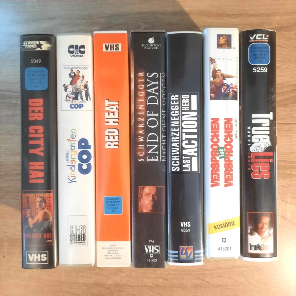 7x VHS Konvolut / Sammlung / Arnold Schwarzenegger Kult / Action, Comedy - Bild 1 von 1