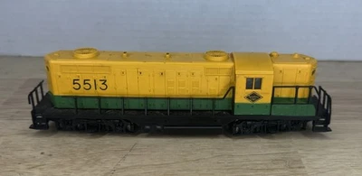 AHM Reading Lines Powered Locomotive HO Scale Model Train #5513 - Image 1 of 4