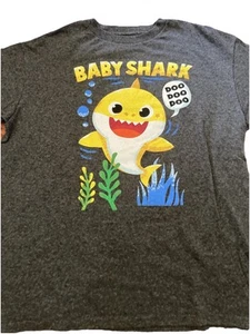 Nickelodeon Pinkfong 2021 Baby Hai "Doo Doo Doo" Grafik T-Shirt Kinder Größe 8 - Bild 1 von 18