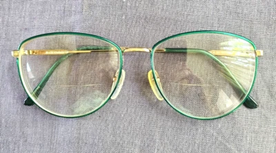 Vintage Liz Claiborne Green & Gold Eyeglasses Frames LC-10,  54▫️18 145 - Image 1 of 4
