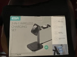 ESR 3in1 Wireless Charging Set Power Multiple Divices, Removable Watch Charger - Picture 1 of 8