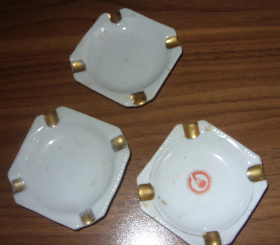 3 Stück kleine Ascher/Aschenbecher 6 x 6 cm, Keramik, Weißtöne - Bild 1 von 1