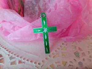Lazer? Ciondolo Croce VERDE Taglio Argento Punteggio Medio Starburst Alluminio Metallo - Foto 1 di 4