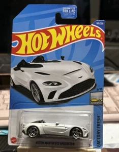 2022 Hot Wheels Factory Fresh 9/10 Aston Martin V12 Speedster 183/250 (weiß) - Bild 1 von 2