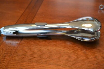 Pinzas para pastelería Nambe grandes Curvo Scoop H1844 detalles grises 3,5" x 14" usadas en excelente estado Foto 1 de 4