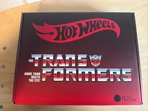 HXT02 Hot Wheels Transformers Optimus Prime - Picture 1 of 3