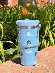 Nuevo: Vaso de pajita abatible IceFlow Bluey Edition 20 oz - Imagen 1 de 1