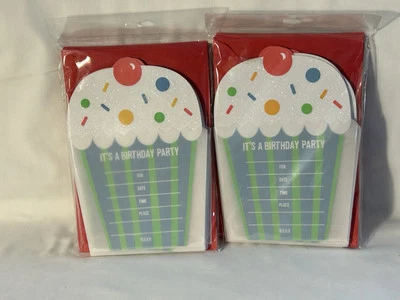 Приглашения на день рождения Hallmark Cupcake — 20 однопанельных открыток с конвертами - Изображение 1 из 4