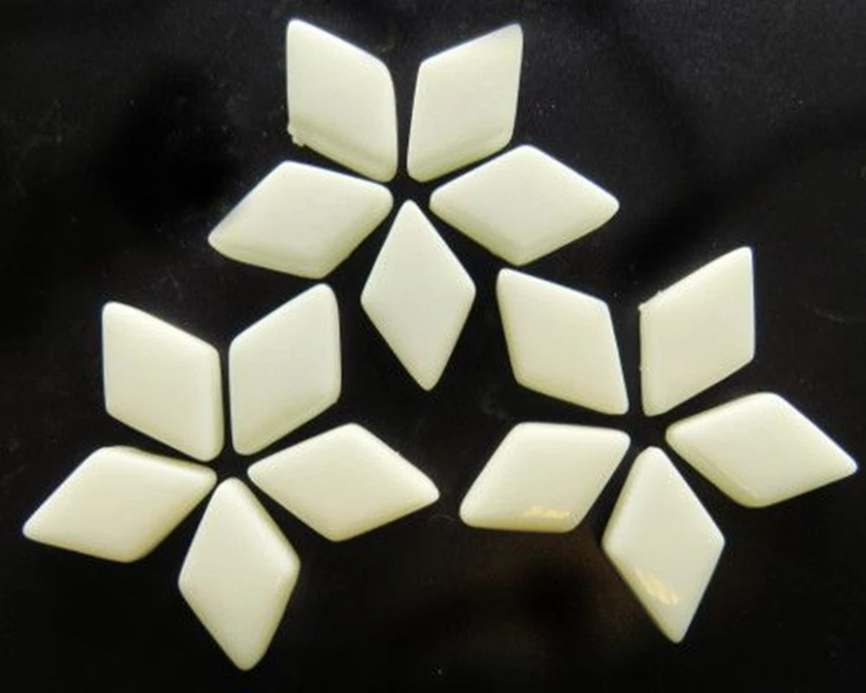 黄色蛋白石钻石形状玻璃马赛克瓷砖 - 25 张瓷砖 - 12 毫米 X 19 毫米 — 第 1/1 张图片