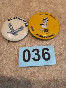 vintage 1969 iowa hawkes homecoming badges x2 - Foto 1 di 2