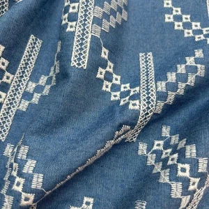 Tessuto Jeans Ricamato Broderie Chambry 50 Cm 8163 - Foto 1 di 10