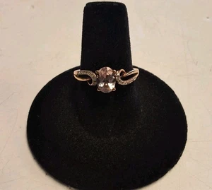 Anillo de oro rosa de 14k con piedra principal de morganita de melocotón y piedras con acento de diamantes - Imagen 1 de 5