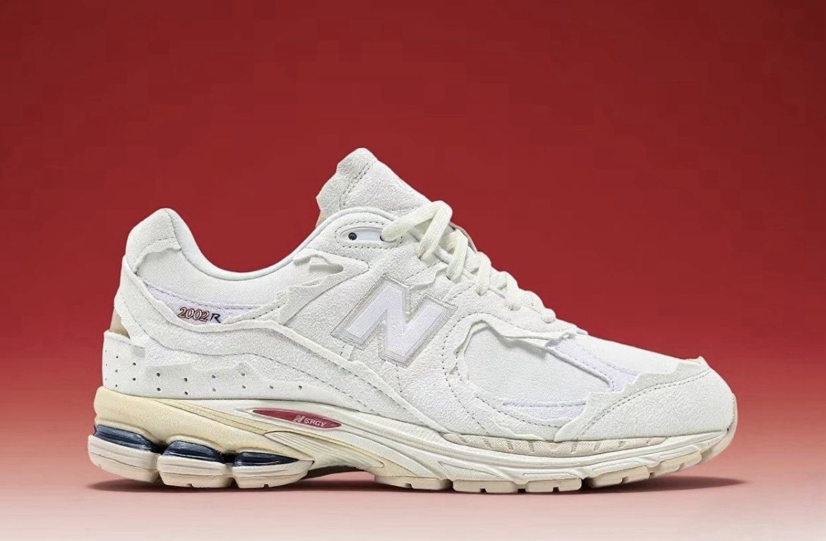 ニューバランス　2002R ホワイト New Balance スニーカー 2002R レディース メンズ : ZOZOTOWN