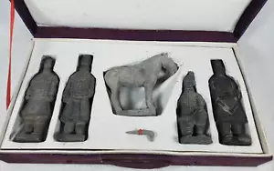 Vintage Terracotta Figures QIN DYNASTY EMPEROR SHI WARRIOR ARMY STATUES in Box - Picture 1 of 24