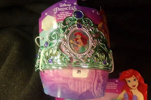 Nuevo en Paquete Princesa Disney TIARA Con ARIEL Color: Verde Edades 3+ OSFM OG - Imagen 1 de 2