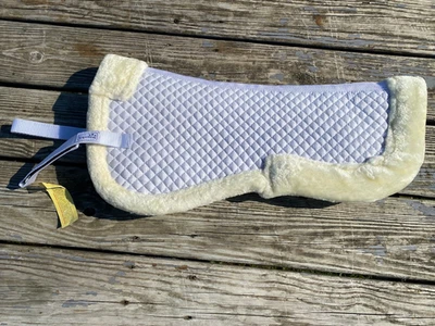 Media almohadilla inglesa acolchada con diamante polar sintético blanco Foto 1 de 2