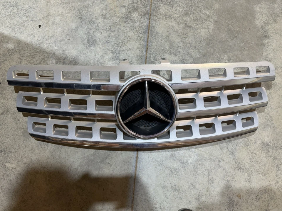 ⭐️2009-2011 Mercedes-Benz W164 ML350 ML550 Conjunto de parrilla del capó del radiador Foto 1 de 4