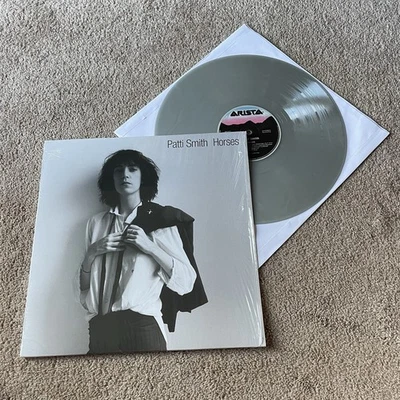 Patti Smith – Horses Vinyl Record SILVER Numbered 2015 MOV Foto 1 de 4