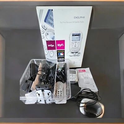Delphi Personal XM Satellite Radio xm2Go MyFi SA10113-11P1 - Image 1 of 4