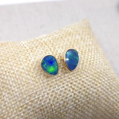 Pendientes de ópalo de roca doble natural australiano de oro macizo de 14 k 8,7 x 11,6 mm Foto 1 de 4