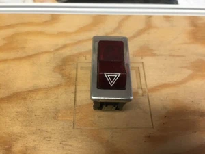 ALFETTA GTV- GIULIETTA 116 - INTERRUTTORE HAZARD ORIGINALE - Foto 1 di 2